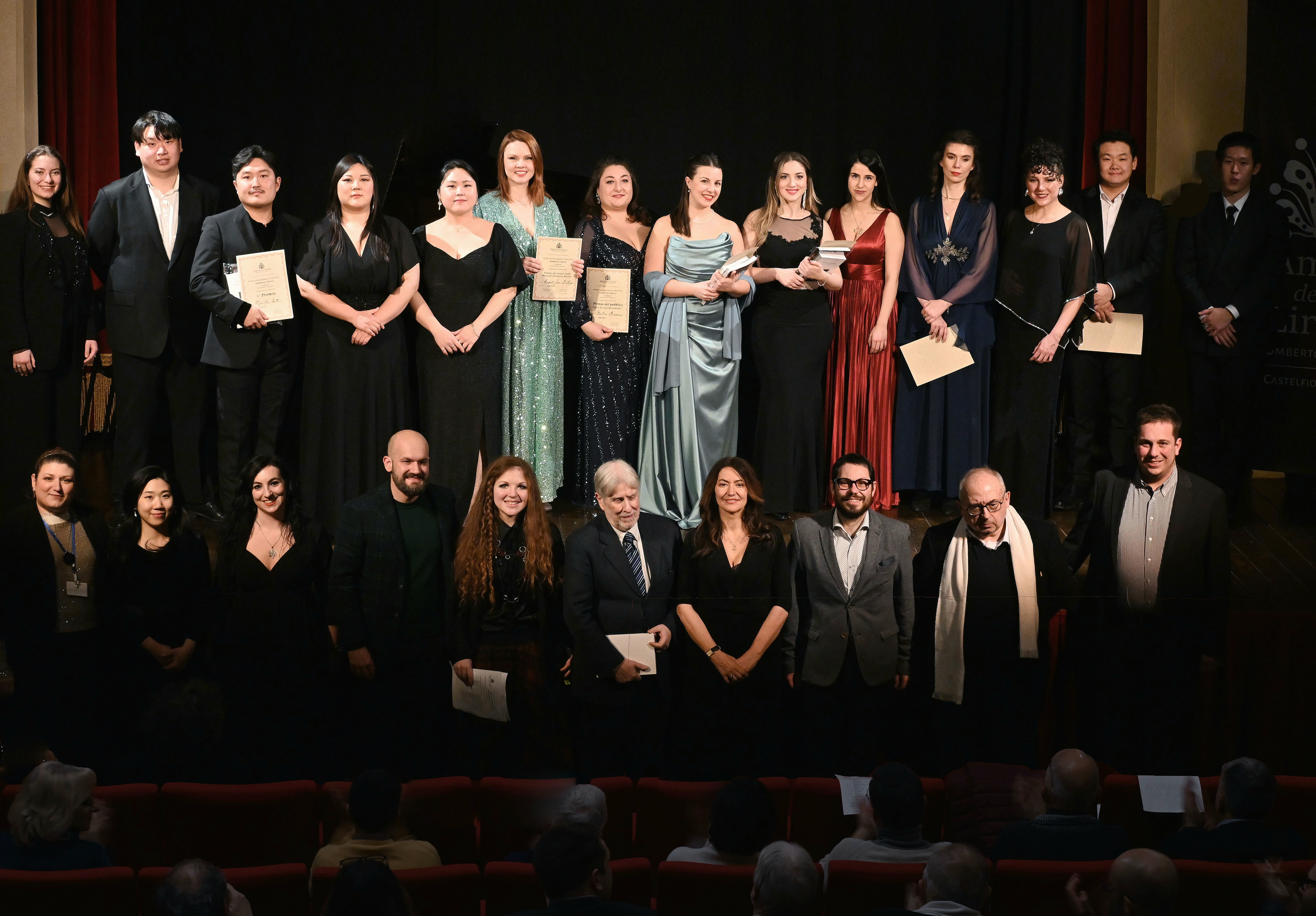 I finalisti e la Giuria del Premio Borsò nella serata conclusiva del concorso