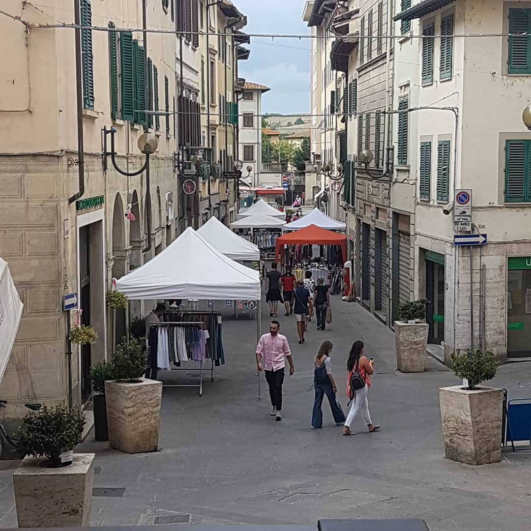 Immagine del centro di Castelfiorentino in occasione dello Sbaracco