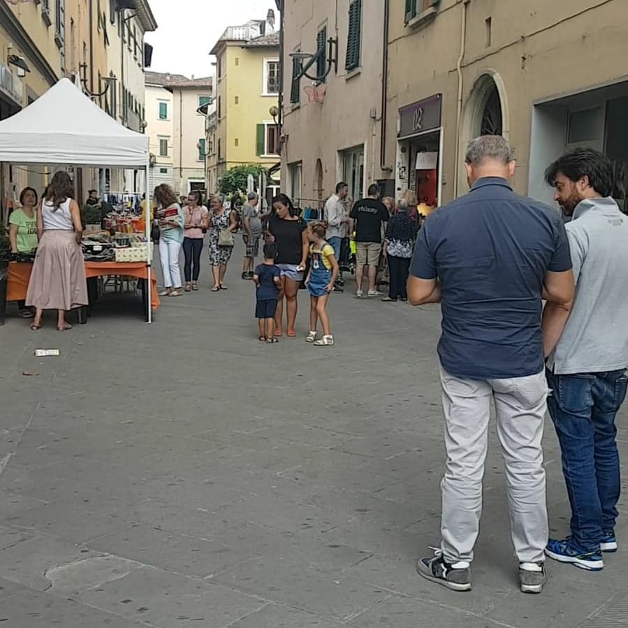 Immagine del centro di Castelfiorentino in occasione dello Sbaracco